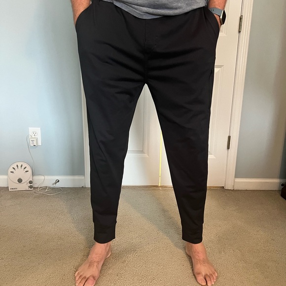 Vuori Mens Sunday Performance Joggers - Picture 3 of 9